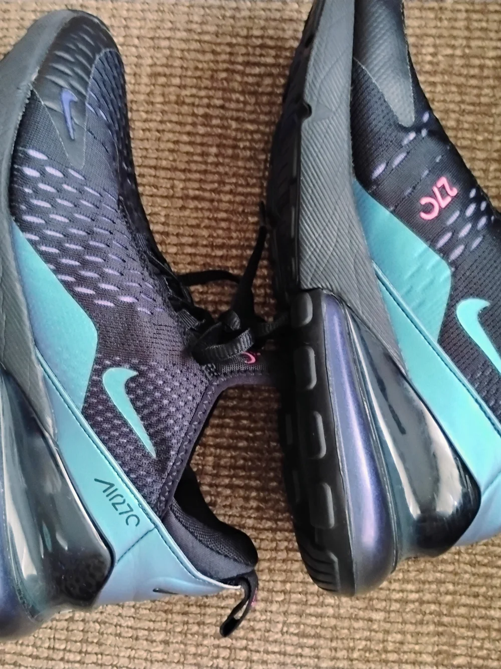Kids Nike 270 Size 5.5 Youth